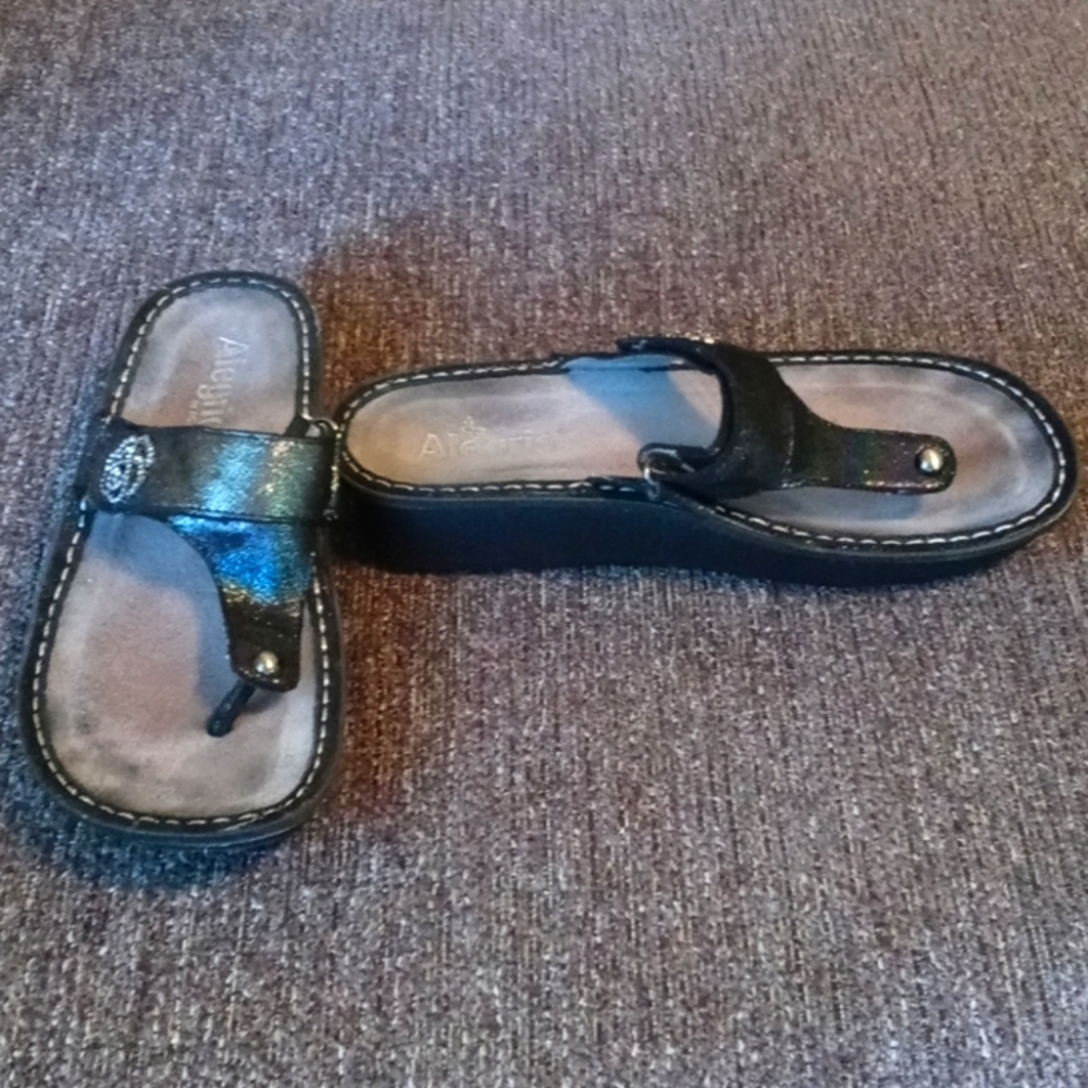 🖤Alegria🖤 - Metallic Sheen Black Sandal - Picture 2 of 11